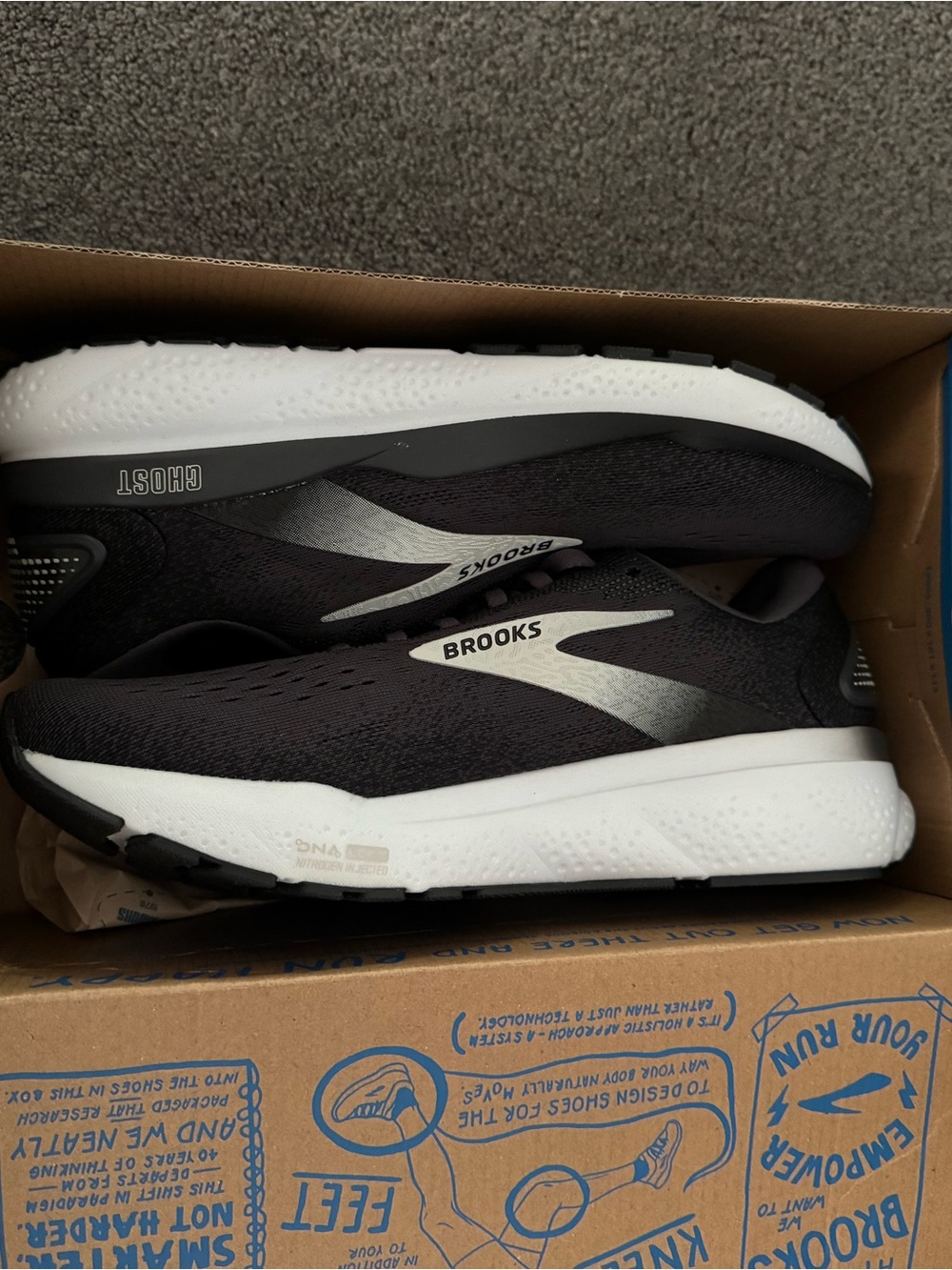 New Brooks Ghost 16 tennis shoes